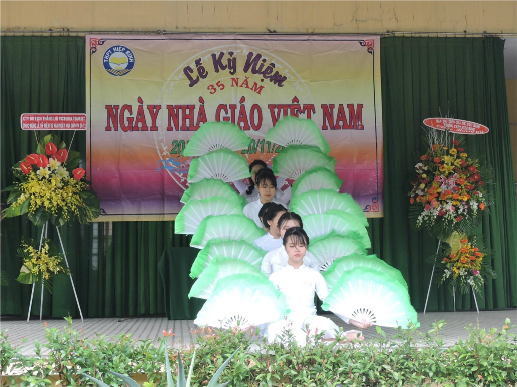 Van nghe - Mua - VN trong toi la - Lop 10A9 (1).jpg
